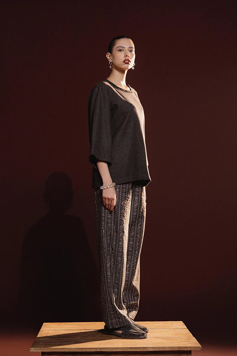 Qamar Tailored T-shirt (Women) - Image 8